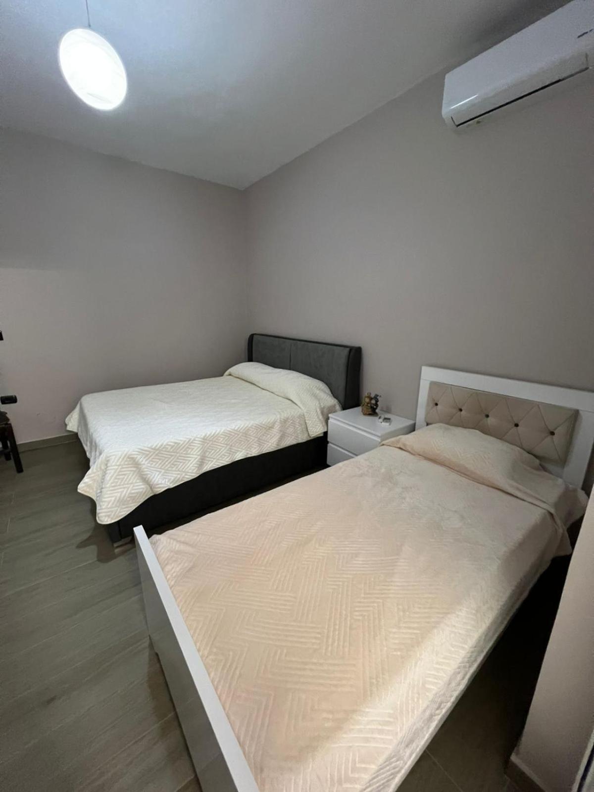 Large Apartment Vlorë Exterior foto